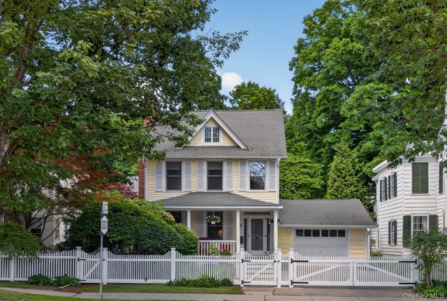 16 Chestnut Street, Cold Spring, NY 10516