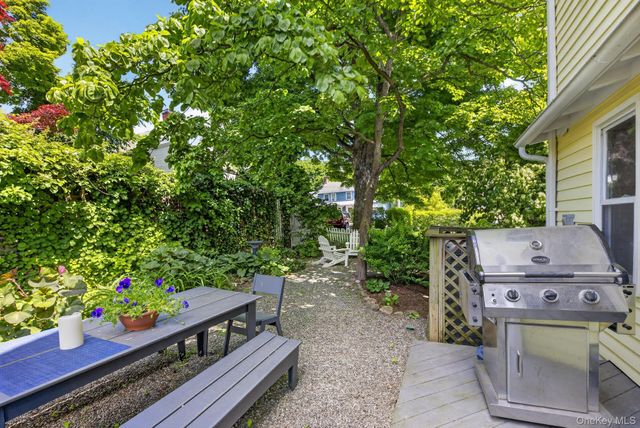 16 Chestnut Street, Cold Spring, NY 10516