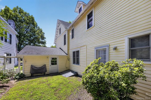16 Chestnut Street, Cold Spring, NY 10516