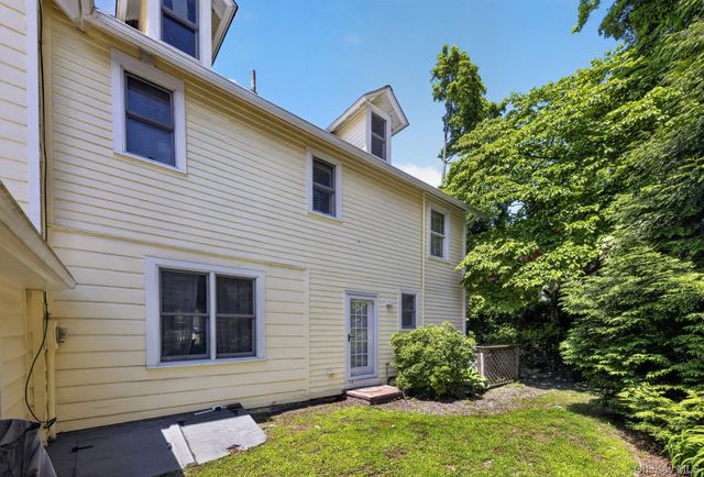 16 Chestnut Street, Cold Spring, NY 10516