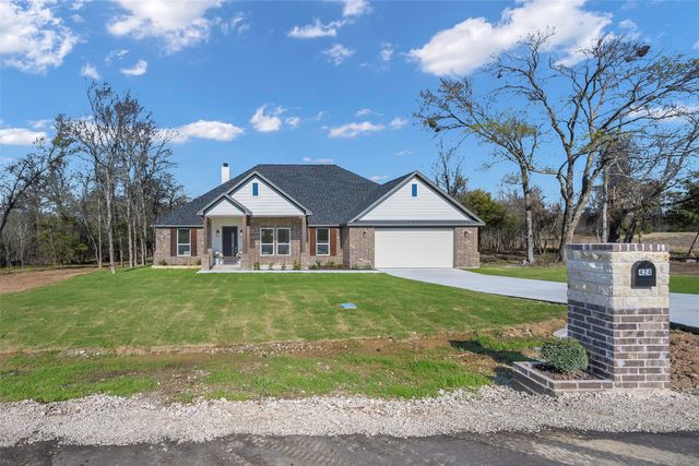 424 Private Road 5440 Drive, Point, TX 75472