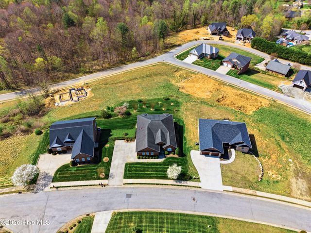 416 Huntington Woods Drive N, Lenoir, NC 28645