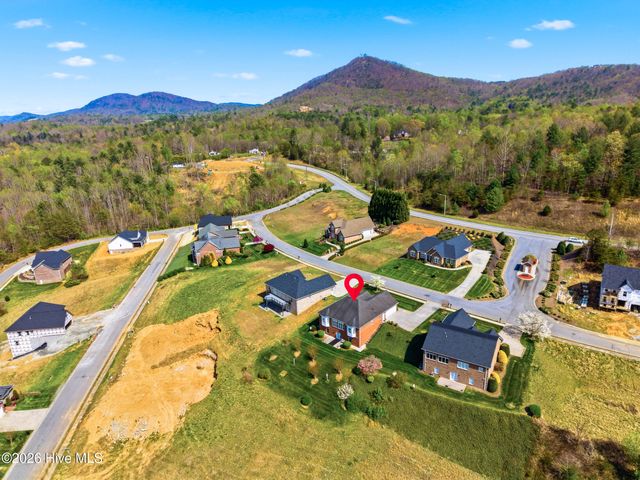 416 Huntington Woods Drive N, Lenoir, NC 28645