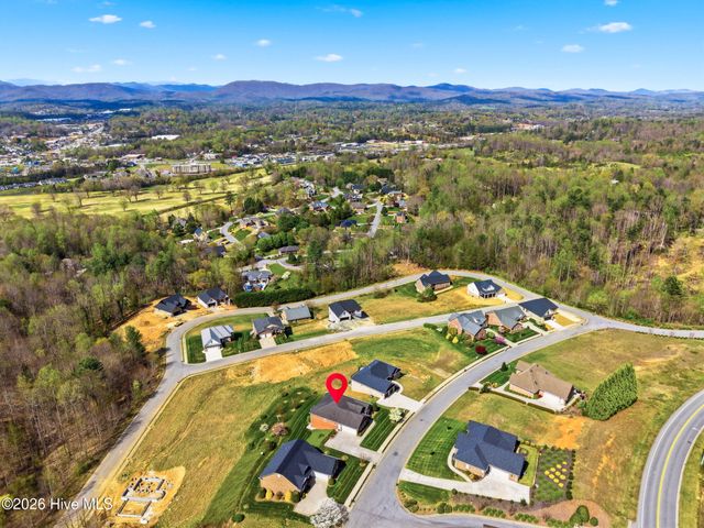 416 Huntington Woods Drive N, Lenoir, NC 28645