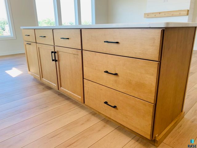 910 Johnson Creek Ct Court, Harrisburg, SD 57032