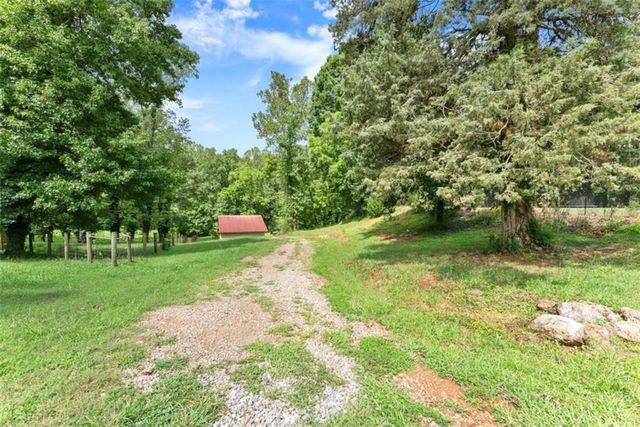 338 Black Road, Cleveland, GA 30528