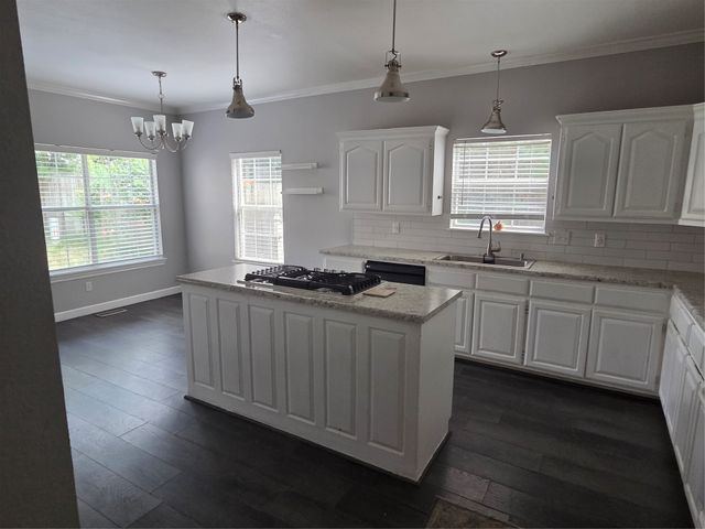 2412 W Vicksburg Street, Broken Arrow, OK 74011