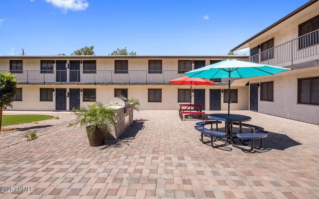 2216 E EUGIE Terrace 207, Phoenix, AZ 85022