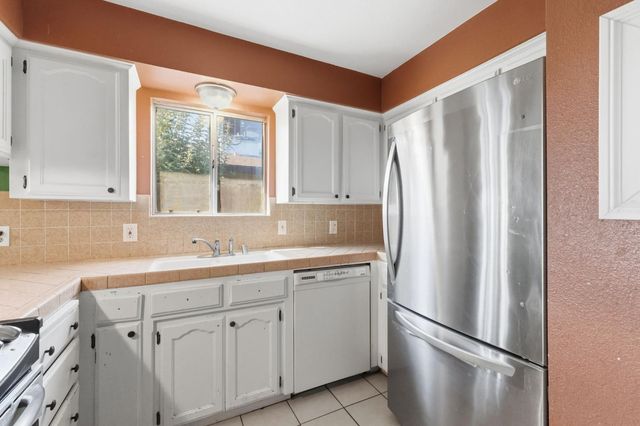 5038 W Donner Avenue, Fresno, CA 93722