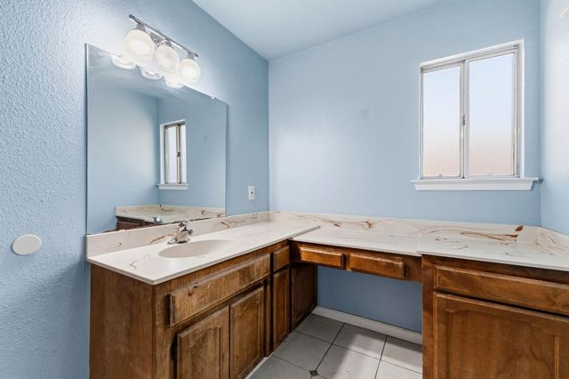 5038 W Donner Avenue, Fresno, CA 93722