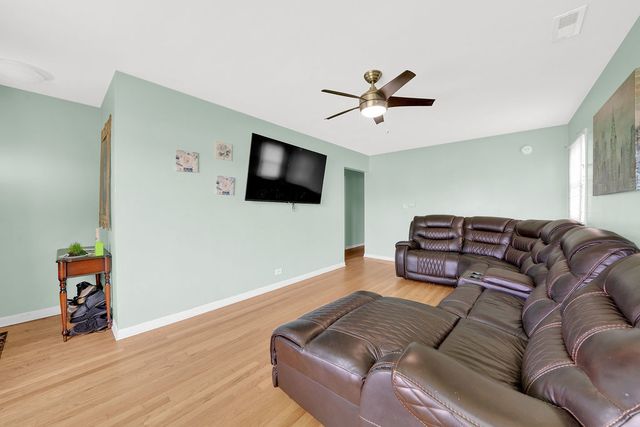 8601 44th Street, Lyons, IL 60534
