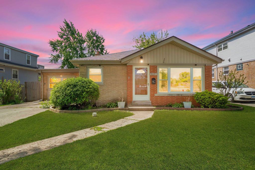 8601 44th Street, Lyons, IL 60534
