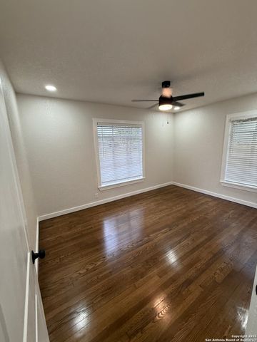 706 Burwood, San Antonio, TX 78213