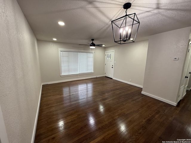 706 Burwood, San Antonio, TX 78213