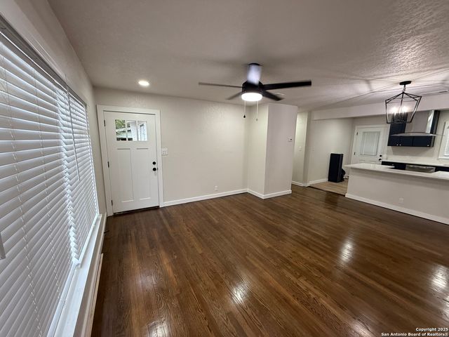 706 Burwood, San Antonio, TX 78213