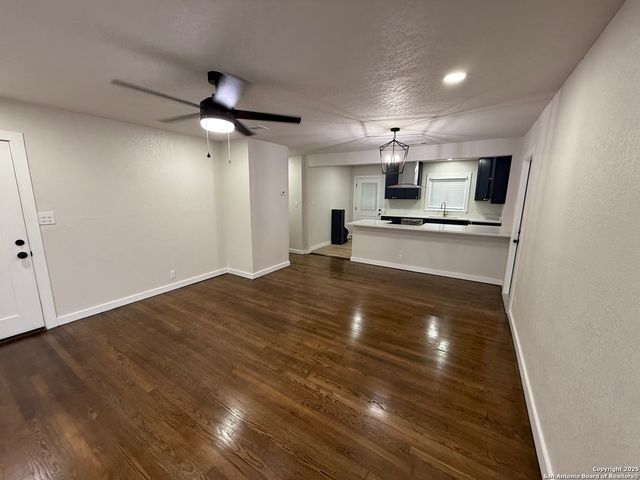 706 Burwood, San Antonio, TX 78213