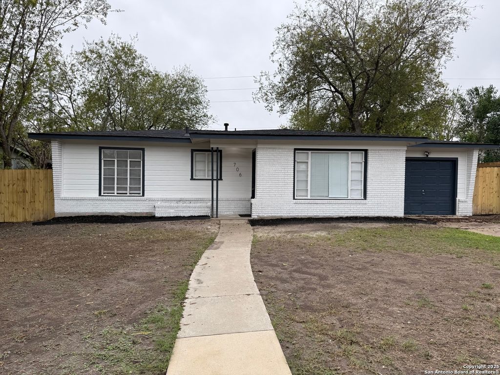 706 Burwood, San Antonio, TX 78213