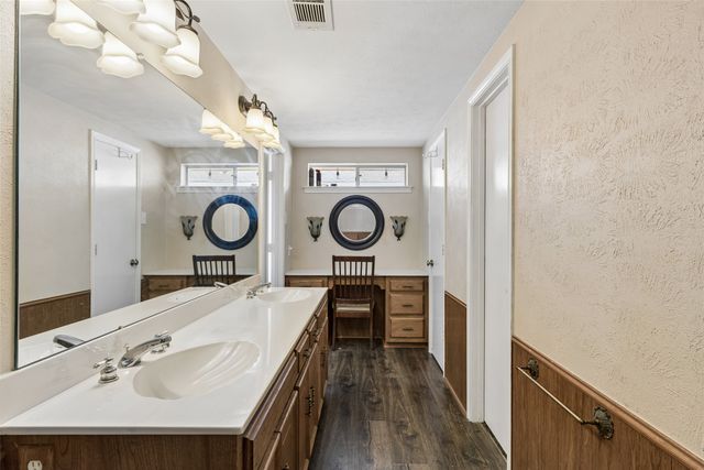 602 Wentworth Drive, Richardson, TX 75081