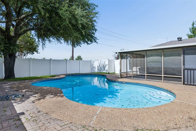 602 Wentworth Drive, Richardson, TX 75081