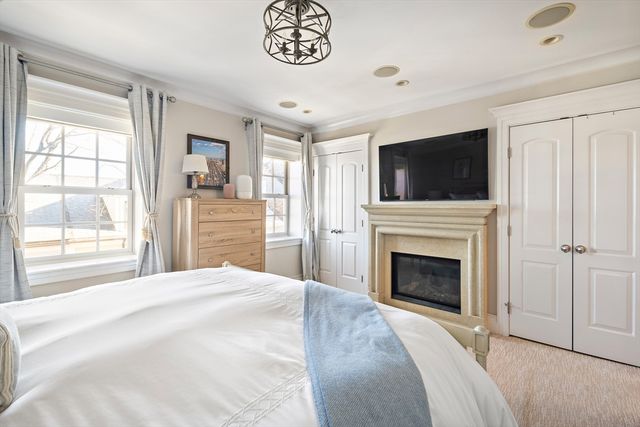 4 Mount Vernon St PH, Boston, MA 02129