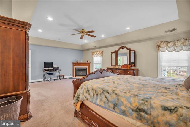 143 RUSSELL AVE, Sicklerville, NJ 08081