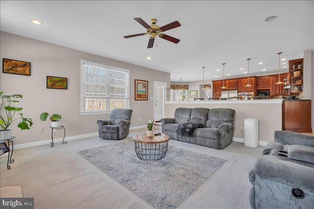 143 RUSSELL AVE, Sicklerville, NJ 08081