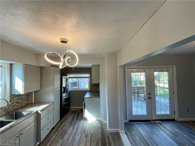 2236 SW 24th Street, Akron, OH 44314