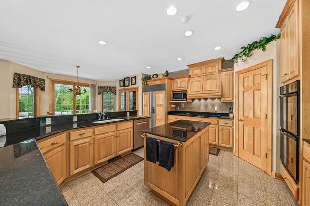 19250 Hayden COURT, Brookfield, WI 53045