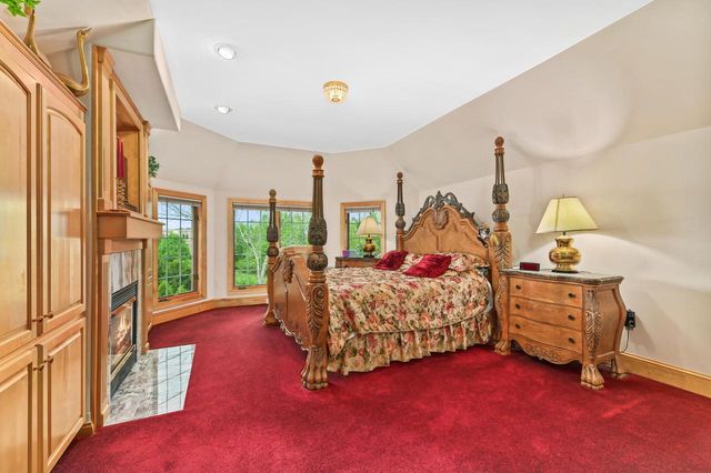 19250 Hayden COURT, Brookfield, WI 53045