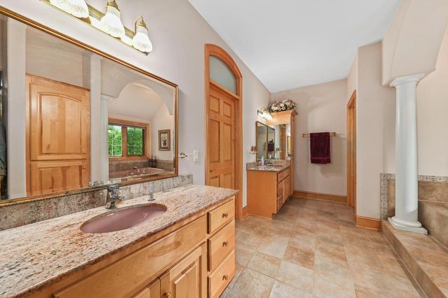 19250 Hayden COURT, Brookfield, WI 53045