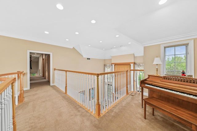 19250 Hayden COURT, Brookfield, WI 53045