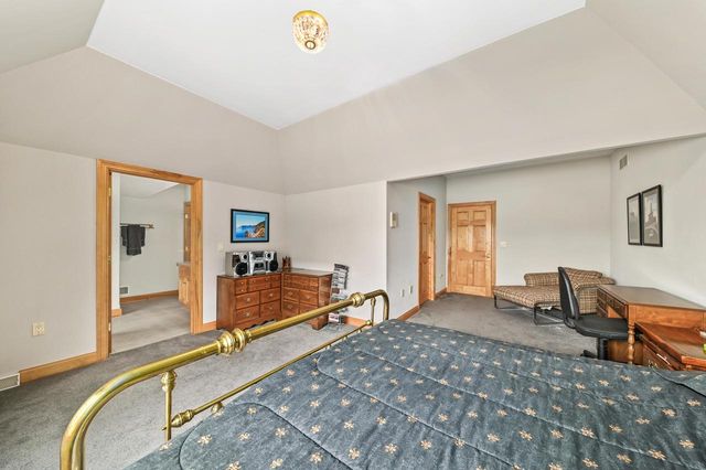 19250 Hayden COURT, Brookfield, WI 53045