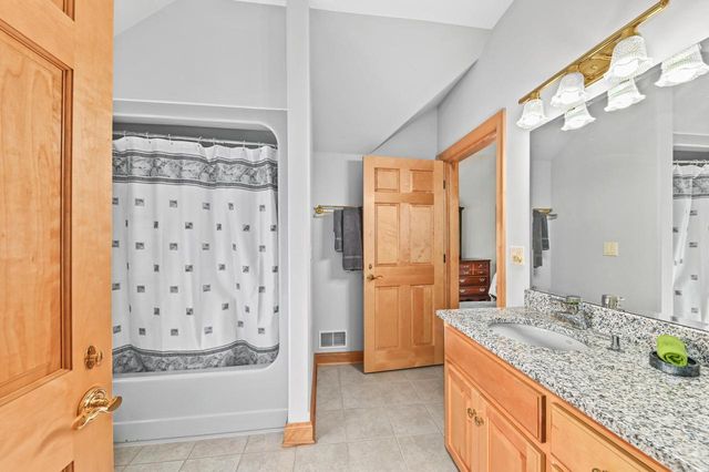 19250 Hayden COURT, Brookfield, WI 53045