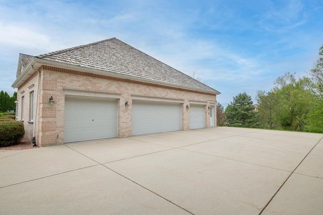 19250 Hayden COURT, Brookfield, WI 53045