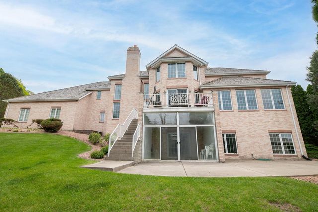 19250 Hayden COURT, Brookfield, WI 53045