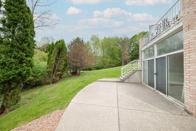 19250 Hayden COURT, Brookfield, WI 53045