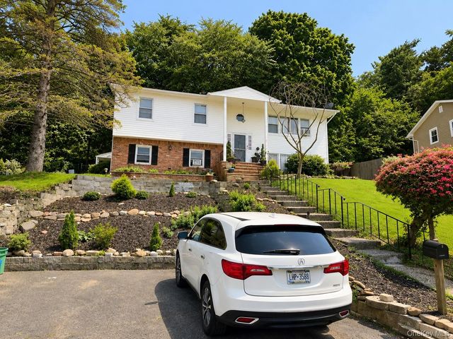 14 Rock Drive, Valley Cottage, NY 10989
