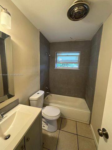 151 NW 164th St, Miami, FL 33169