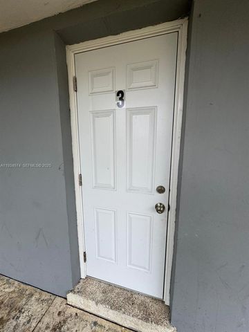 151 NW 164th St, Miami, FL 33169