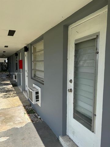 151 NW 164th St, Miami, FL 33169