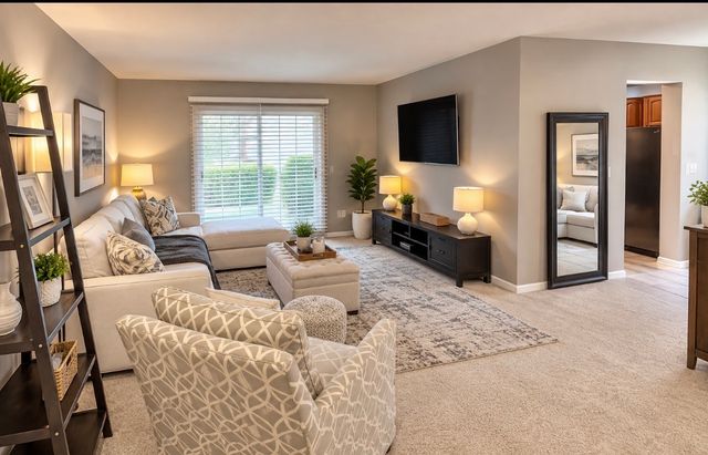 1517 Raymond Drive 103, Naperville, IL 60563