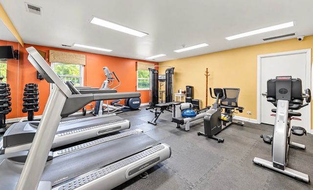 1517 Raymond Drive 103, Naperville, IL 60563