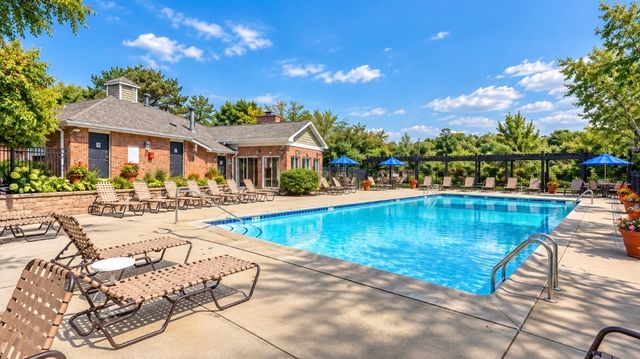 1517 Raymond Drive 103, Naperville, IL 60563
