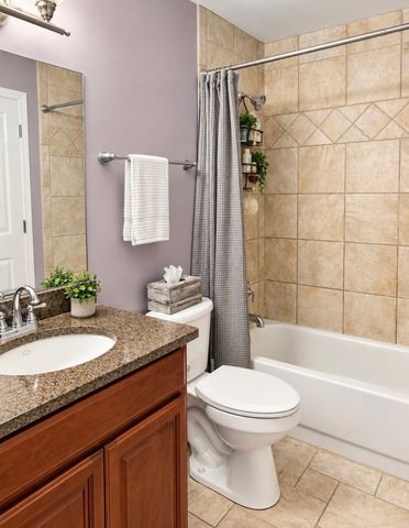 1517 Raymond Drive 103, Naperville, IL 60563