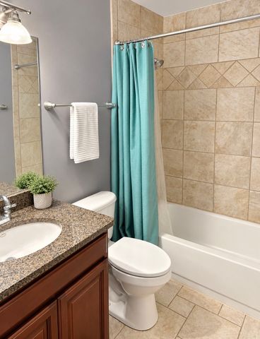 1517 Raymond Drive 103, Naperville, IL 60563
