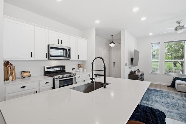 8525 Leroi DR 368, Austin, TX 78744