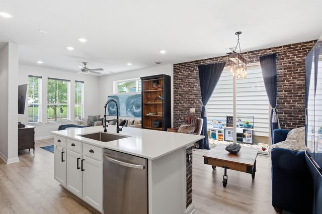 8525 Leroi DR 368, Austin, TX 78744