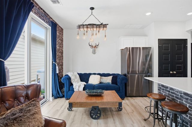 8525 Leroi DR 368, Austin, TX 78744