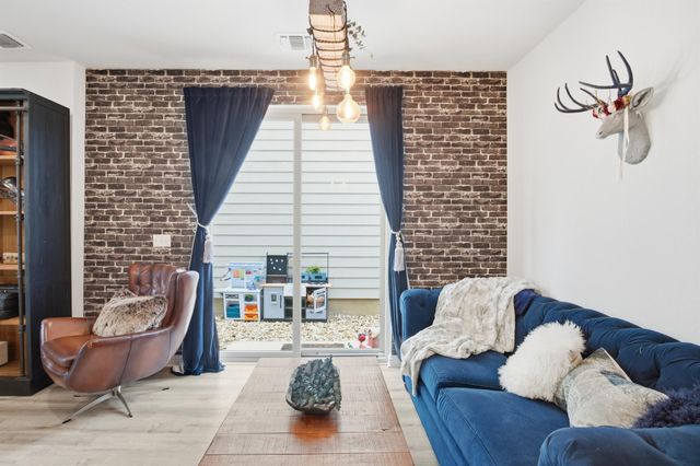 8525 Leroi DR 368, Austin, TX 78744