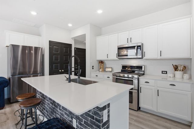 8525 Leroi DR 368, Austin, TX 78744